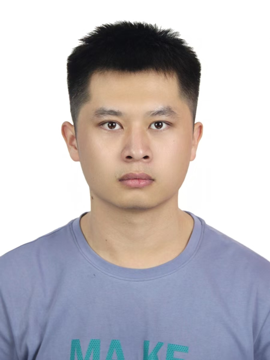 24级硕士 黄俊