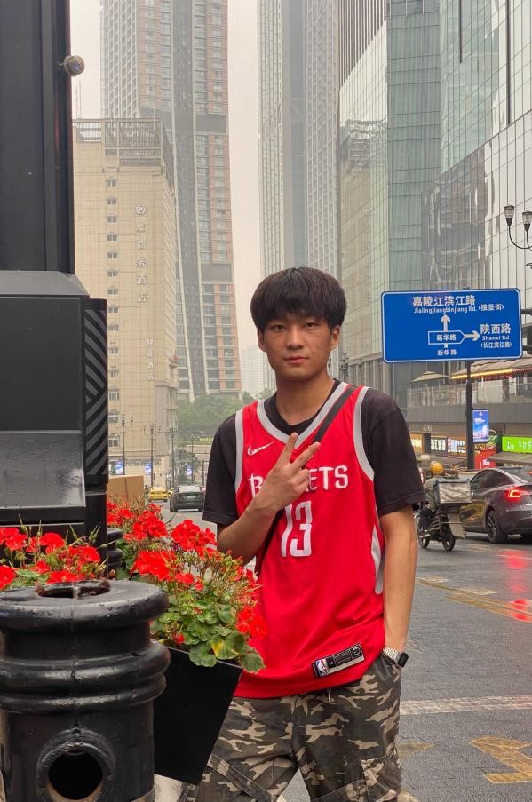 23级硕士 项佳